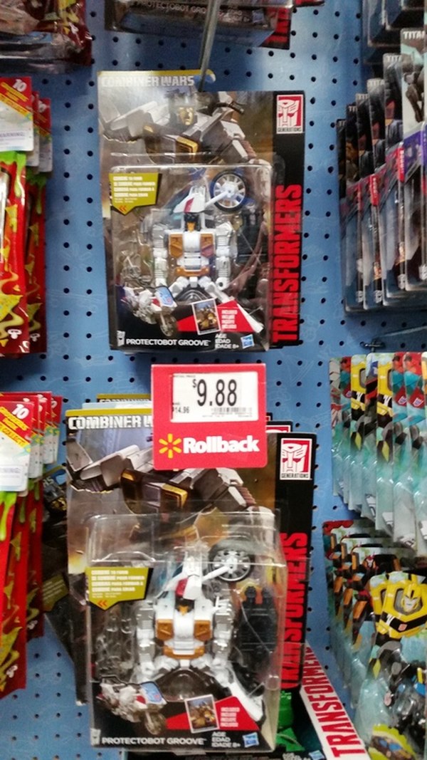 Combiner Wars Deluxe Groove Is Back At Walmart (1 of 1)